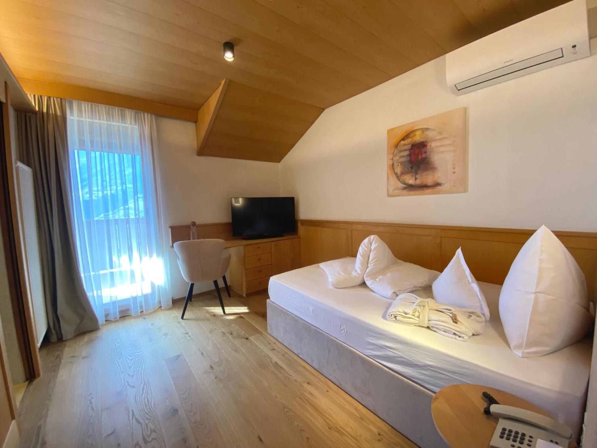 Hotel Schlosswirt Schenna Ngoại thất bức ảnh