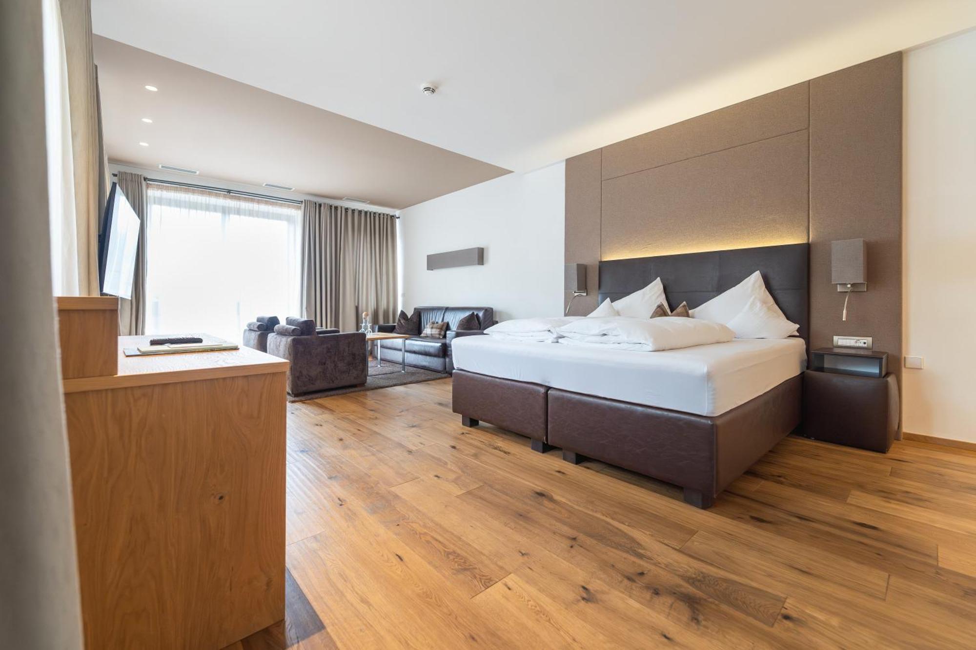 Hotel Schlosswirt Schenna Ngoại thất bức ảnh